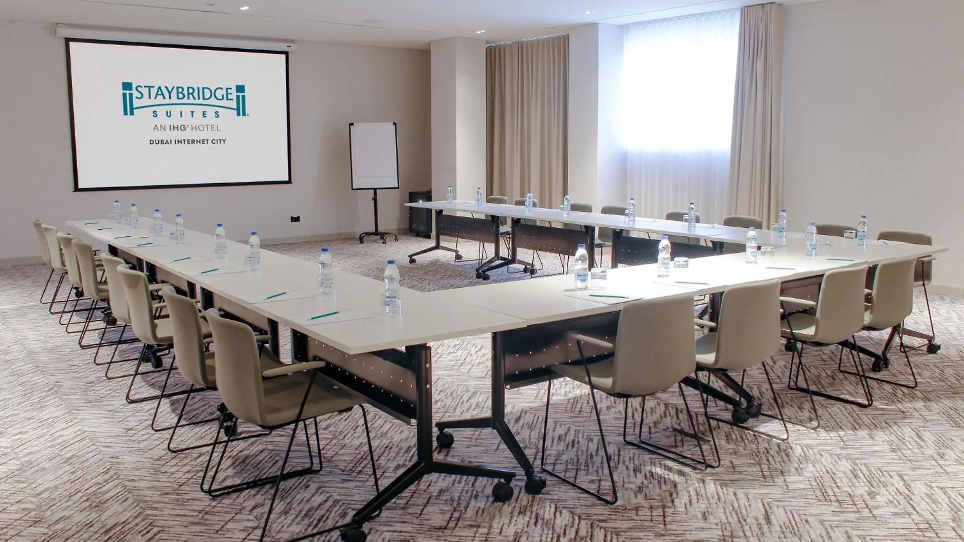 Staybridge Suites Dubai Internet City By Ihg