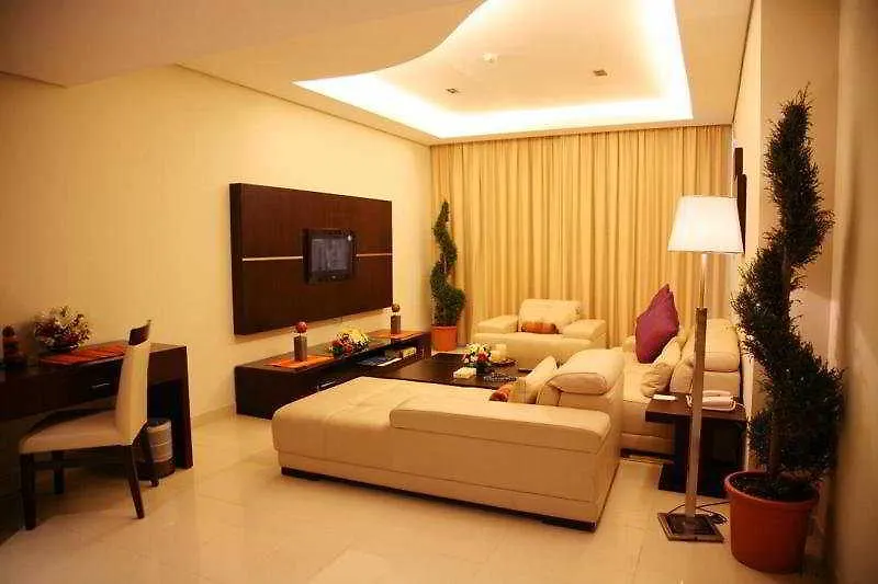 Staybridge Suites Dubai Internet City By Ihg 4*,