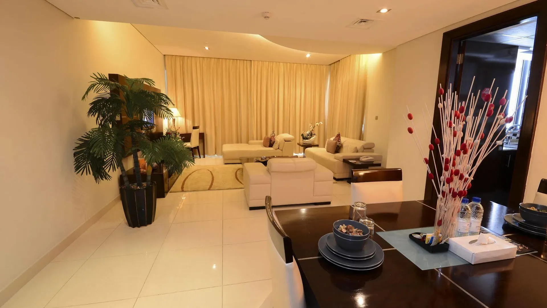 **** מלון Staybridge Suites Dubai Internet City By Ihg איחוד האמירויות הערביות