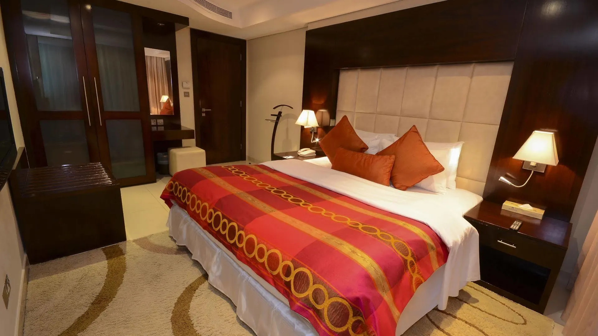 מלון Staybridge Suites Dubai Internet City By Ihg