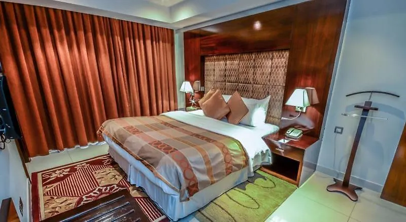 **** מלון Staybridge Suites Dubai Internet City By Ihg איחוד האמירויות הערביות